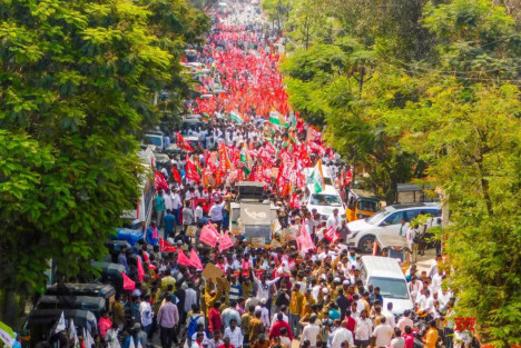 印度三亿工人罢工反对莫易迪的政策