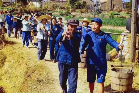 工分制为什么能让夫妇两个劳动力养活一个七、八口之家