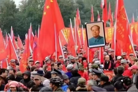 一句“给毛主席拜年”，为何引爆百万网友泪目共鸣?