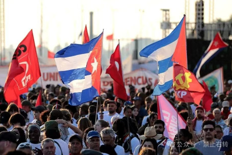 50万古巴人参加五一反美护国大游行!古巴还在抵抗!