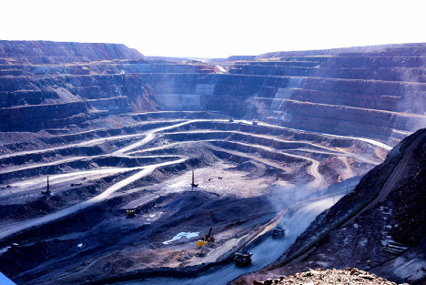 王忠新:“白云”深处看稀土