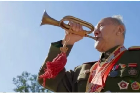 只要号声还在，战友们终能循声回家!