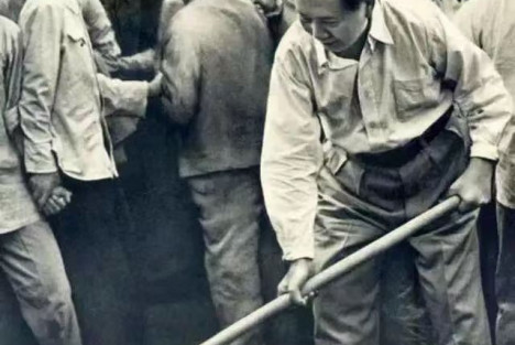 李克勤|毛主席以身作则：在十三陵水库工地参加义务劳动，意义重大（1958年5月25日）
