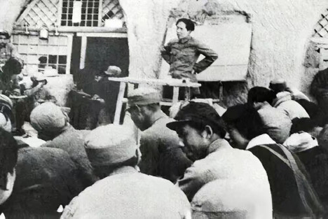 毛主席是如何妙讲党课的？