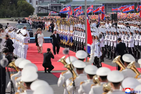 “姜健”号驱逐舰入列朝鲜海军 金正恩同志出席仪式