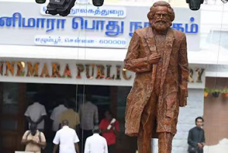 卡尔·马克思雕像在印度金奈揭幕