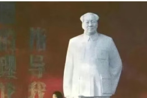 【隆重纪念毛主席诞辰132周年之二】毛泽东的旗帜永远飘扬