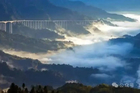 尹程起|秦蜀古道：高铁穿越彩云间