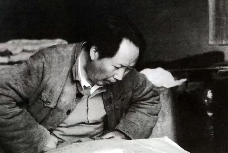 毛主席为何把报纸看作自己极重要的武器？