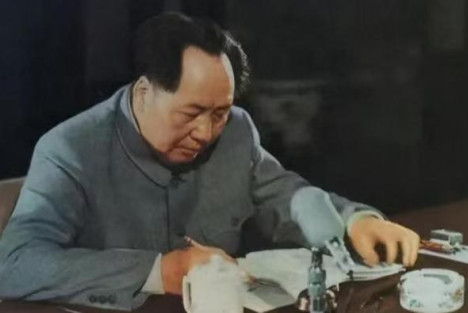 毛主席主持制定新中国首部宪法的政治智慧