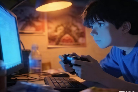 别傻了哥们儿!你熬夜不是把灵魂还给自己，而是送给资本!