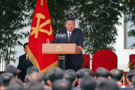 金正恩访问朝鲜劳动党中央干部学校祝贺建校80周年