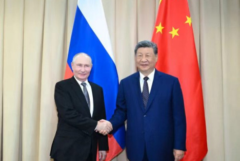 习近平会见俄罗斯总统普京