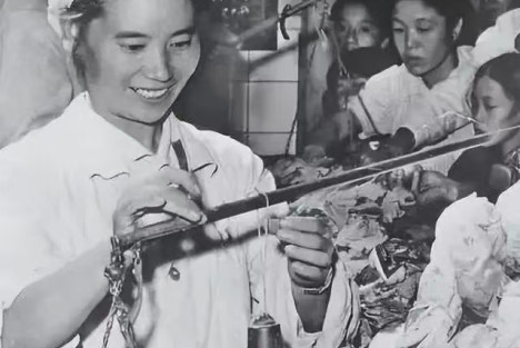 李素文从售货员干到副国级