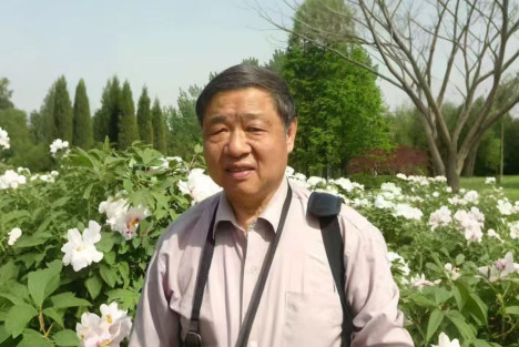 郝贵生：我们应该向雷锋同志学什么?怎样学?