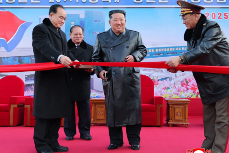 朝鲜长渊郡地方工业工厂竣工典礼隆重举