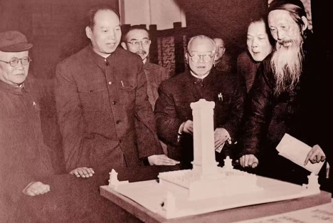 兴建人民英雄纪念碑：践行人民史观的生动历程