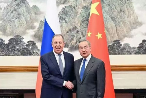 王毅同俄罗斯外长拉夫罗夫会谈