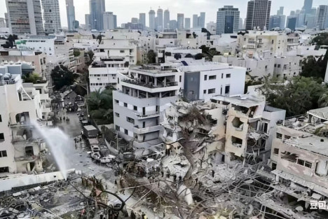 以防长说所有伊朗人都是打击目标