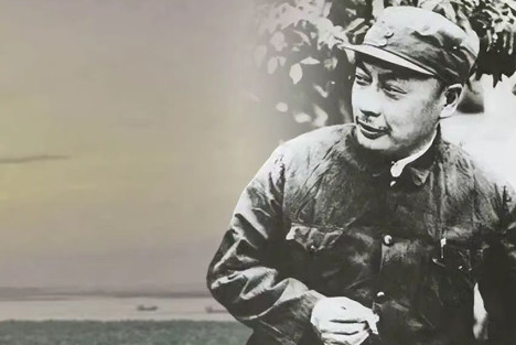 陈毅吟诗微山湖