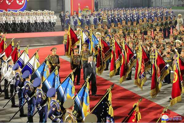 庆祝伟大的祖国解放战争胜利70周年阅兵式隆重举行