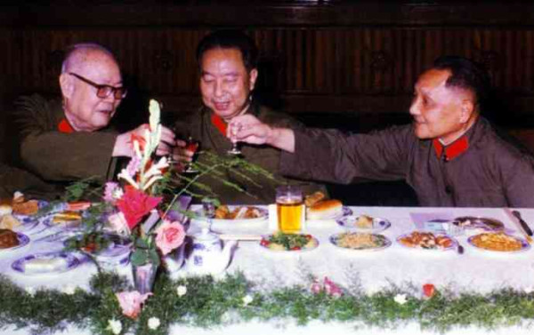 庆五一，新中国工程掠影