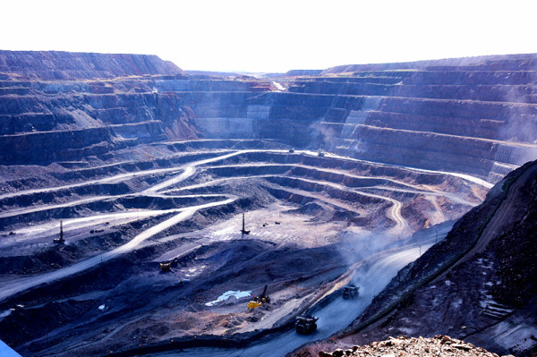 王忠新:“白云”深处看稀土