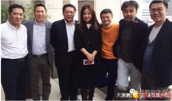 喜鹊：赵薇戴立忍台独门续：赵薇的诡异捐款