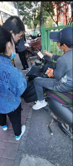 “出圈”后的外卖小哥们