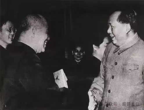 1960年3月22日，毛主席批示的“鞍钢宪法”手稿　(办社会主义企业的指路明灯)