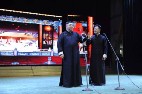 南街村隆重举行纪念毛主席诞辰125周年活动