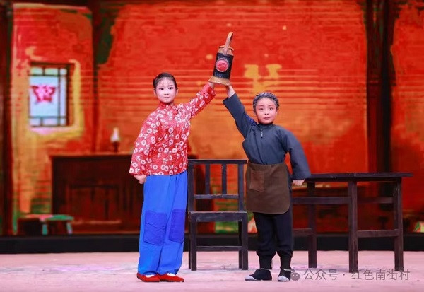 红色南街村：这些“小梅花”亮相第28届“中国少儿戏曲小梅花荟萃”现场终审