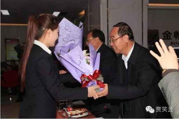 张宏良：雷锋精神只能是公有制社会的一种精神