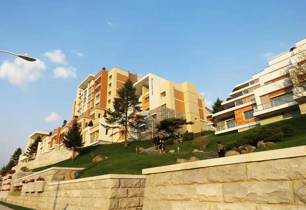 朝鲜：在平壤新的梯田式住宅区