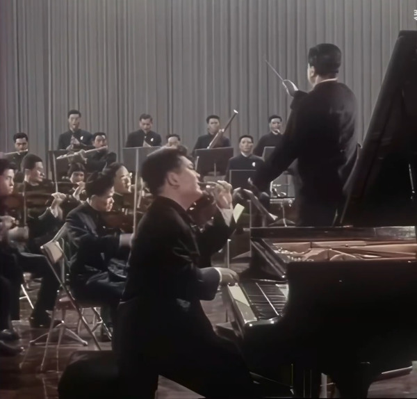 梁长江:钢琴协奏曲《黄河》欣赏——奏响新命运
