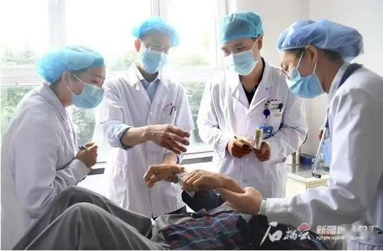 如何让中医绝技生生不息？新疆维吾尔自治区的全国名老中医药专家传承工作室这样干