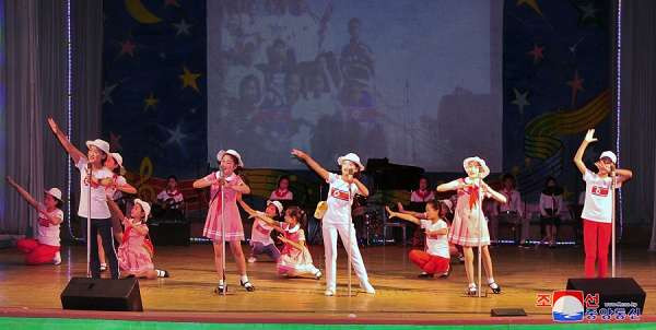 全国少年团员有意义地庆祝朝鲜少年团成立７７周年