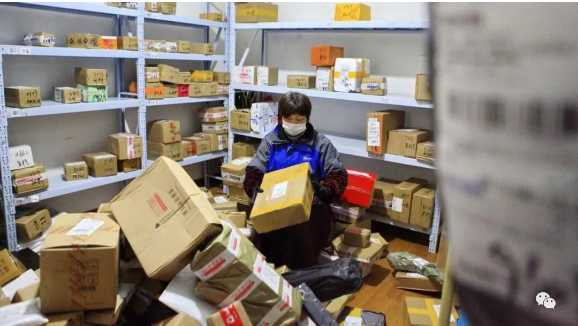 “双十一狂欢”的暗面：无人问津的快递劳工