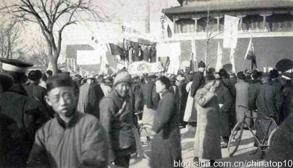 超级工程一览：民国范儿——姜文这番话，为何让公知张鸣勃然大怒？