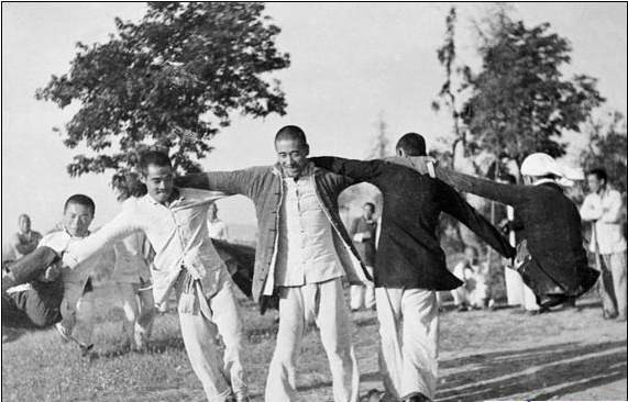 发展体育运动增强人民体质 看我国五十年前的体育运动会老照片