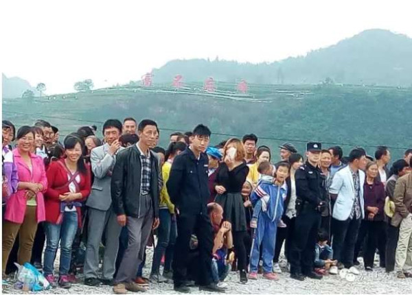  王宏甲：党建引领，深化改革，组织起来，共同致富。这是“塘约道路”的核心要义