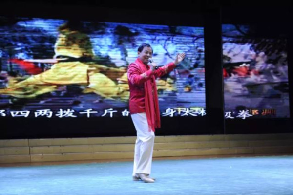 南街村隆重举行纪念毛主席诞辰125周年活动