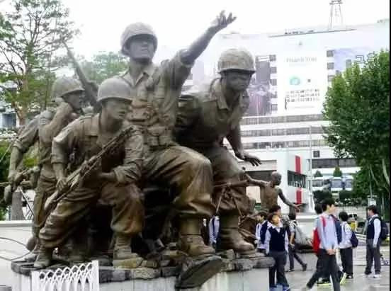 【震惊】南京师范大学竟挂日本军旗，替30万冤魂问：我们的教育怎么了？
