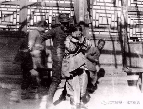 杨丽娟:庚子后,清廷给侵略者又立牌坊,又送万民伞