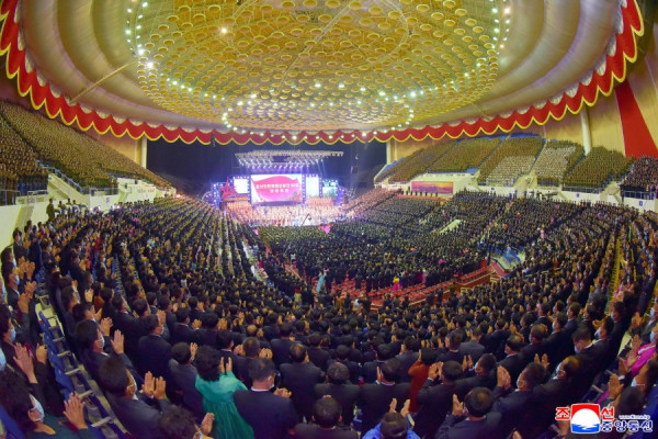 朝鲜人民革命军建军９０周年庆祝演出举行