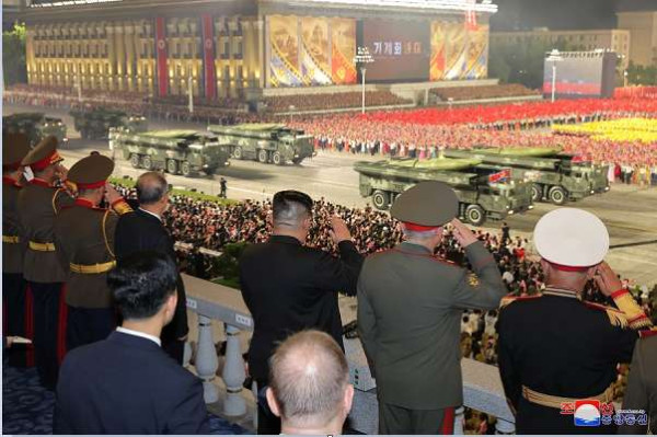 庆祝伟大的祖国解放战争胜利70周年阅兵式隆重举行