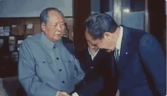 毛泽东时代毛主席说我们不与世界接轨，我们要给世界立规矩
