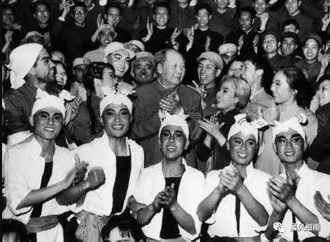 毛主席观看这部戏禁不住大声哭道:不革命行吗?不造反行吗?