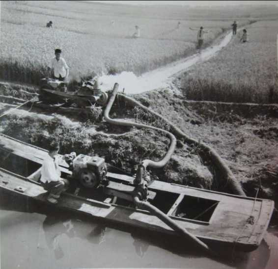 老照片：新中国70年代初期欣欣向荣的农村人民公社