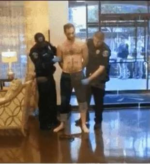 美国的安检搜身